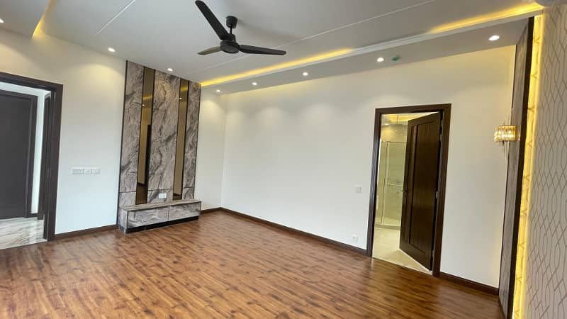 20-Marla Full House for Rent in DHA Ph-6 Lahore Owner Built House. 28