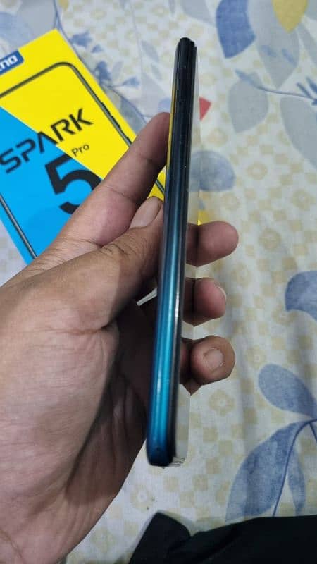 Tecno Spark 5 pro (4-64) 3