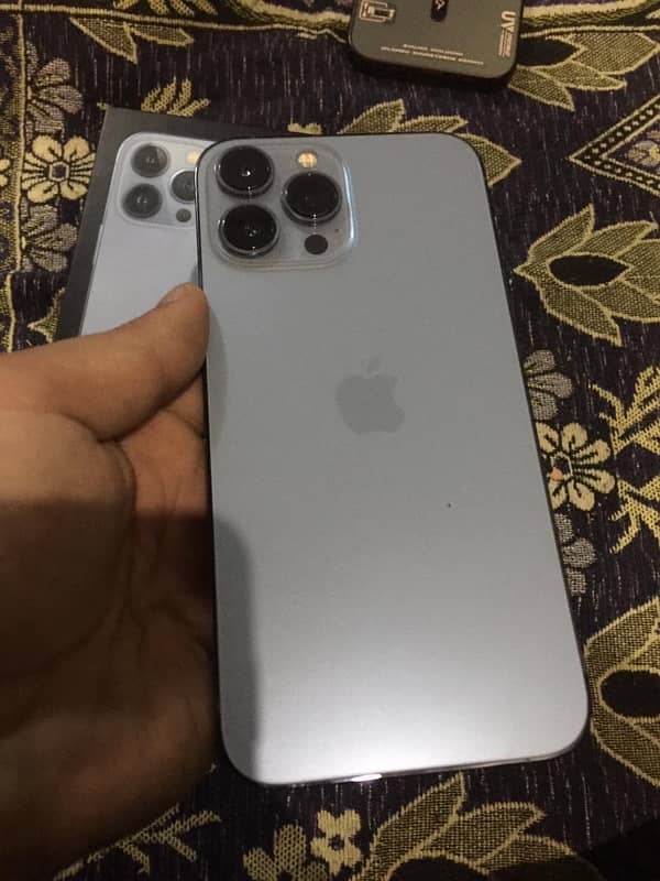 iPhone  13 pro max non pta 5