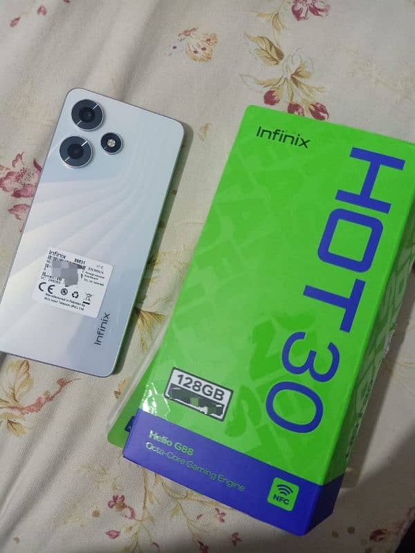 Infinix HOT 30 7