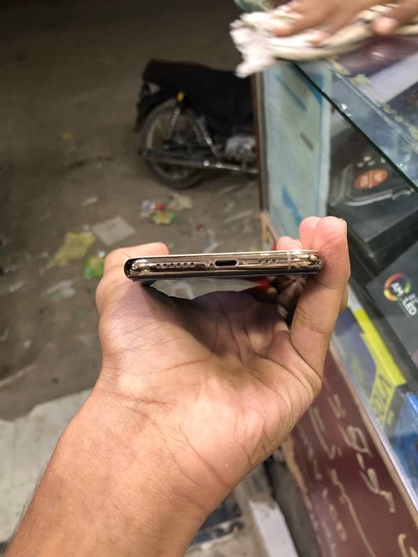 iphone Xs non factory 4