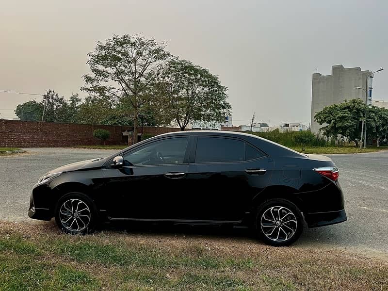 Toyota Corolla Altis Special Edition CVT 3