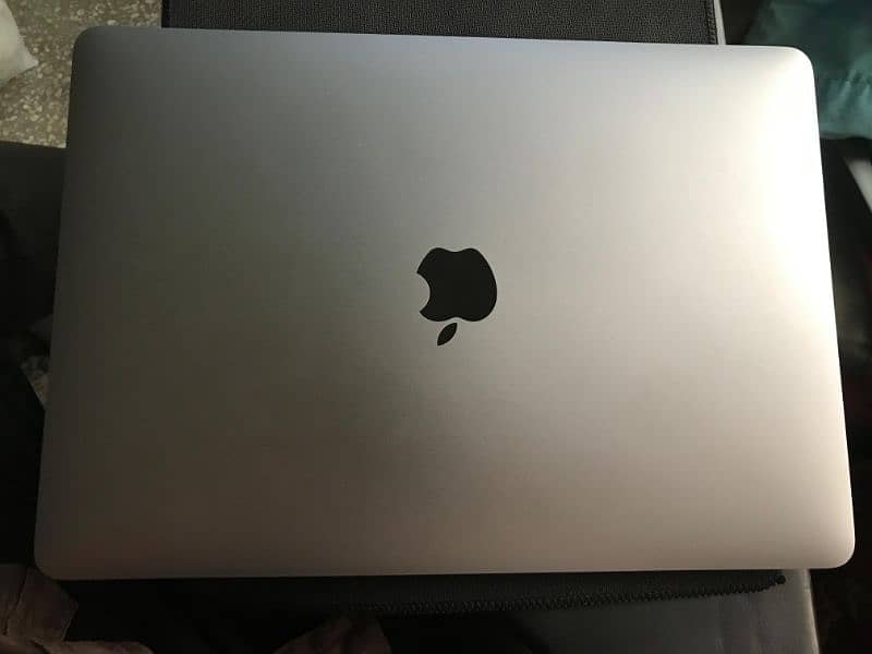 MacBook Air M1 in Apple warranty 3