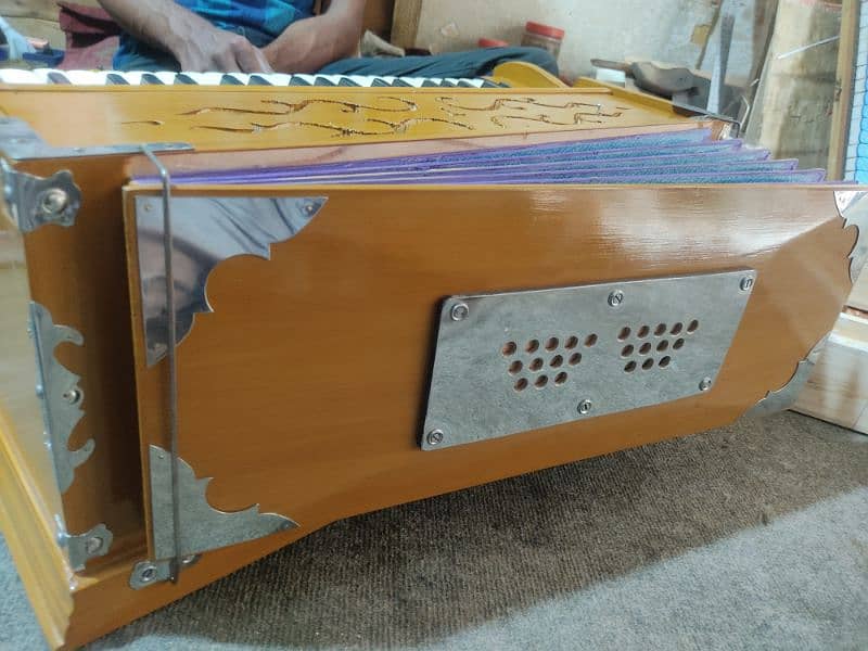 Indian Harmonium available camera bellow 3