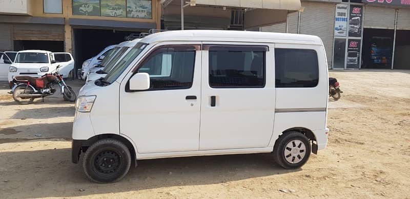 Daihatsu : Hijet cargo 2019 4