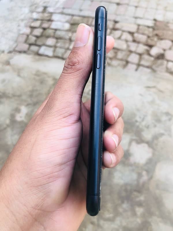 IPHONE XR NON PTA 64gb 1