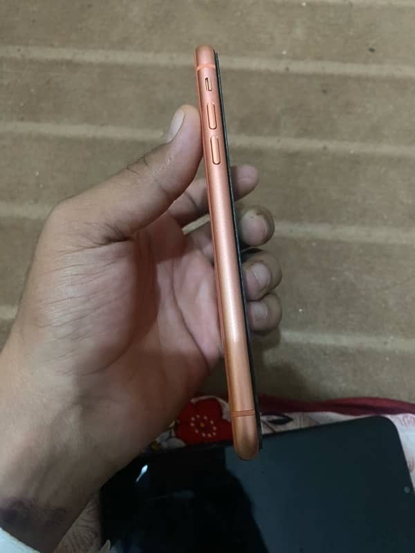 IPHONE XR NON PTA 5