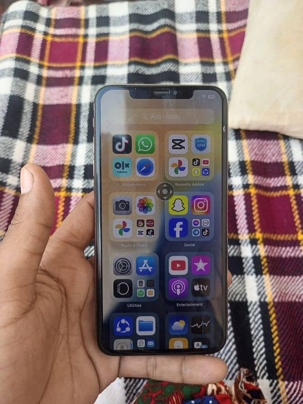 iPhones xs max 4