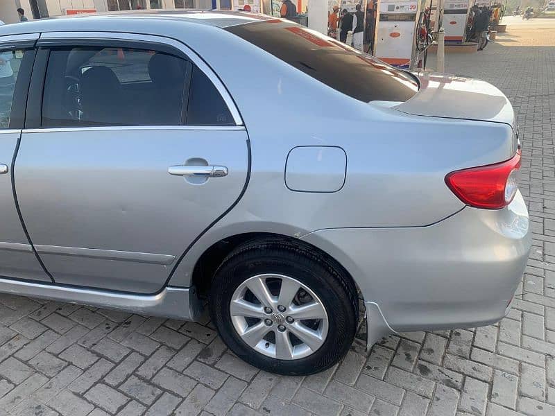 Toyota Corolla Altis 2011 13