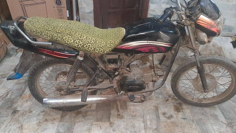 honda pridor 2014 model hyd num kagaz nhi ha runing card nic  urgent s 1