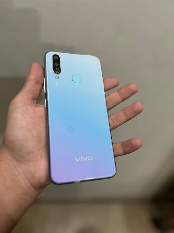 Vivo Y17 1