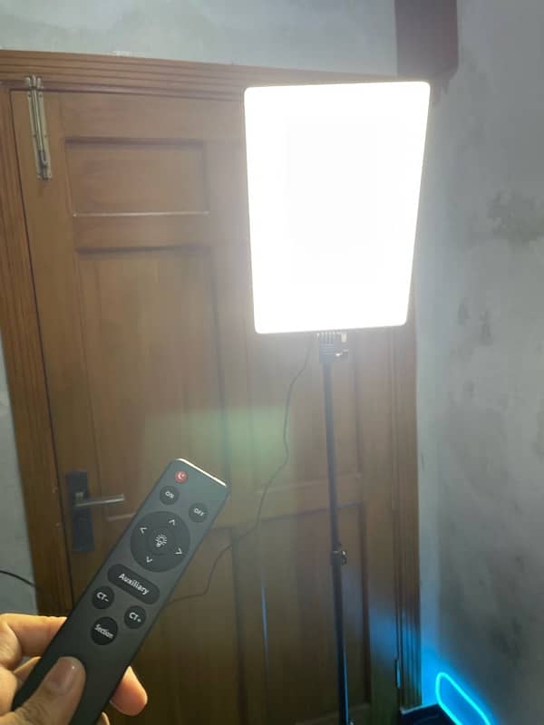 PLOKAMA P-19 light with 7ft stand 1