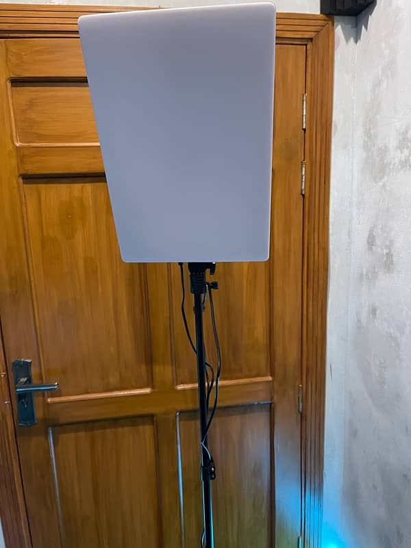 PLOKAMA P-19 light with 7ft stand 2