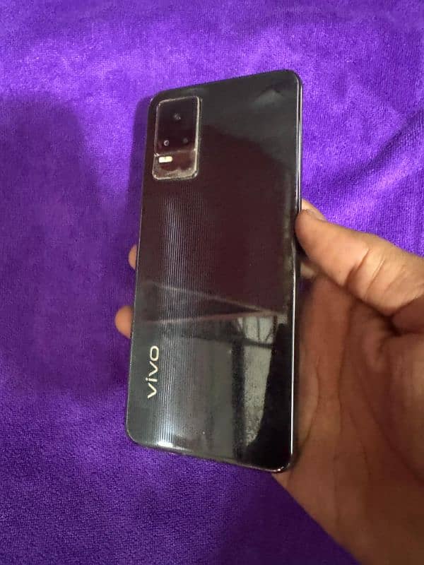 vivo V21e for sale 8/128 box charger available 1