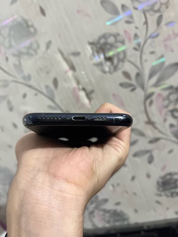 IPHONE 11 PRO NON PTA 64 GB SIM AND WHATSAPP 03414179909 8