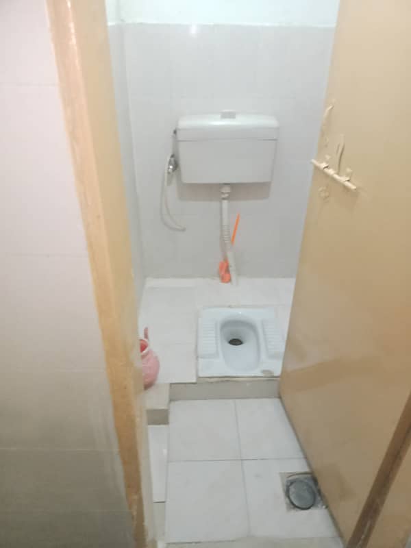 E typ 3rd floor flat for rent in G-11 3 PHA 4