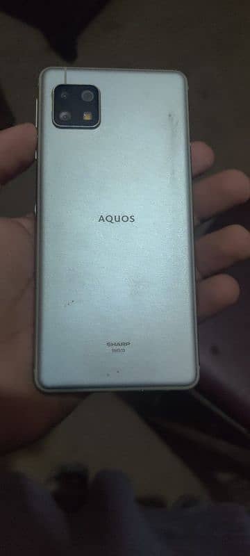 AQUOS sense5G 1