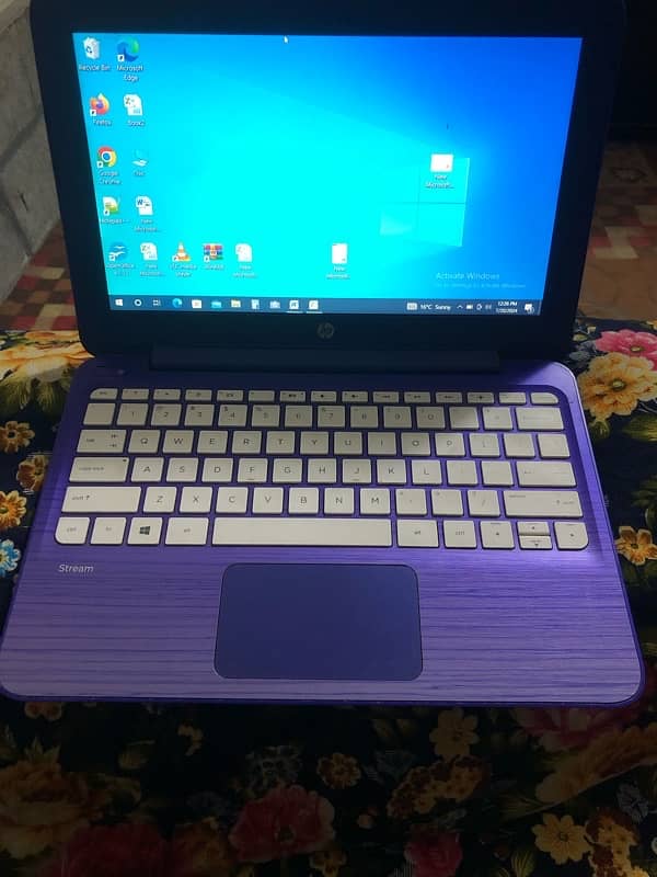 hp laptop small size 2