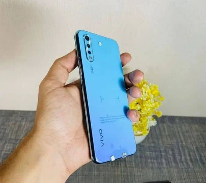 Vivo S 1  8/256 0