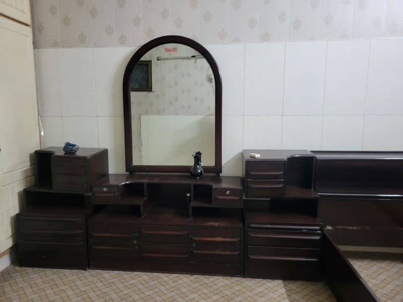 solid wooden bed set in good condition 0