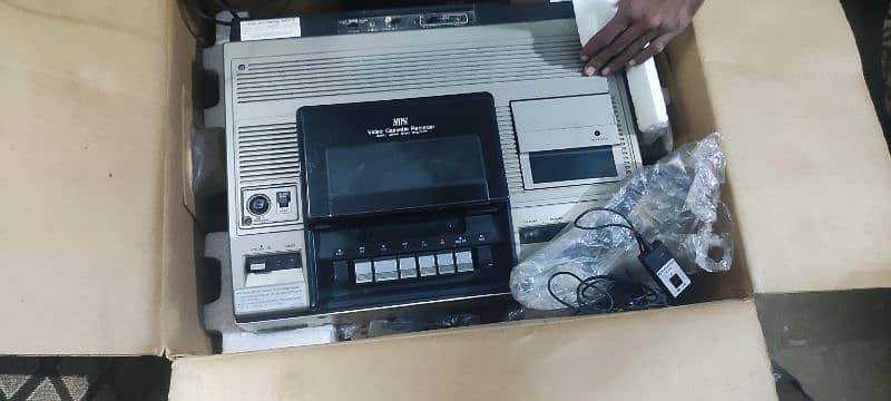 old model VCR National and Sony remote control  need service 2