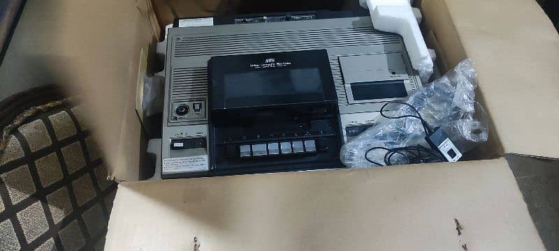 old model VCR National and Sony remote control  need service 5