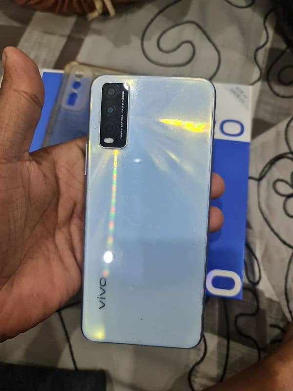 vivo y20 with box totally genuine 1