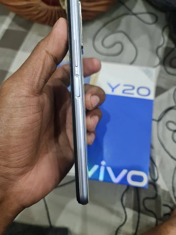 vivo y20 with box totally genuine 4