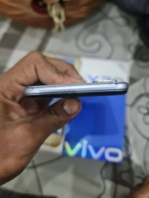 vivo y20 with box totally genuine 5