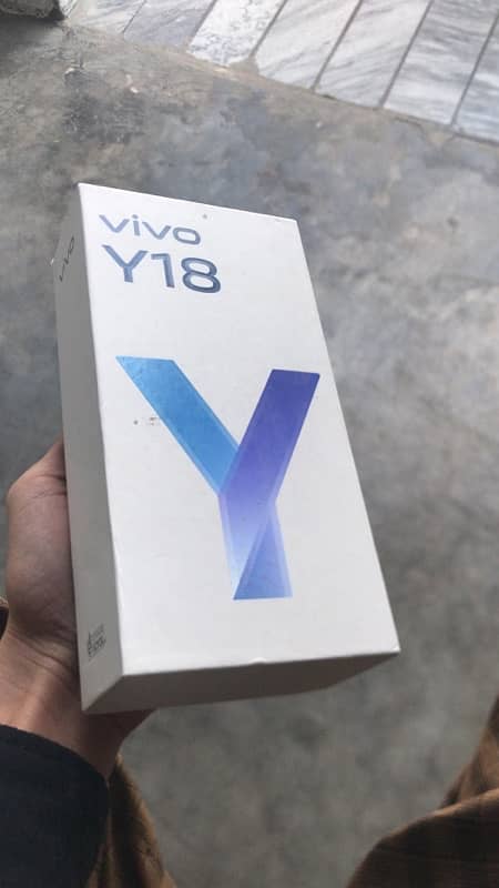 Vivo Y 18  (6+128) 2