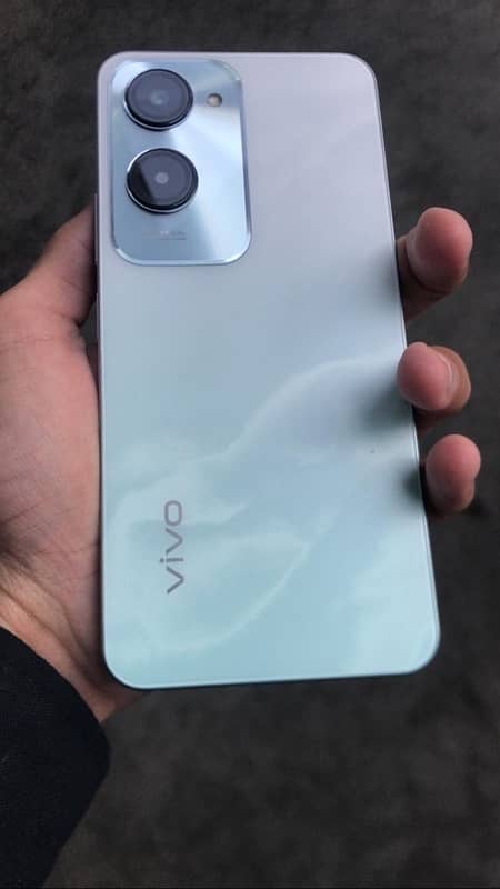 Vivo Y 18  (6+128) 5