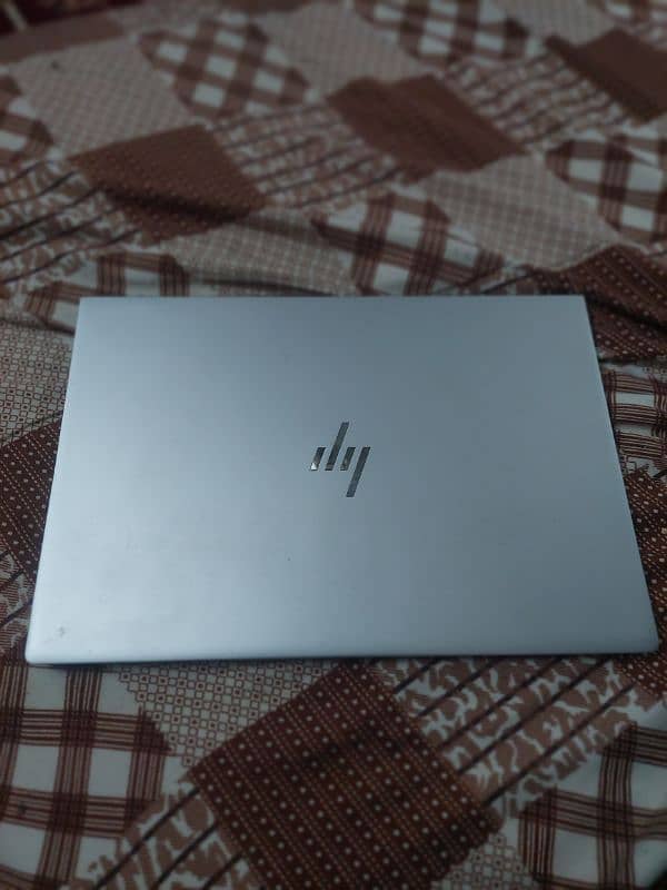 HP envy Dw13 cor i5 8th generation 1