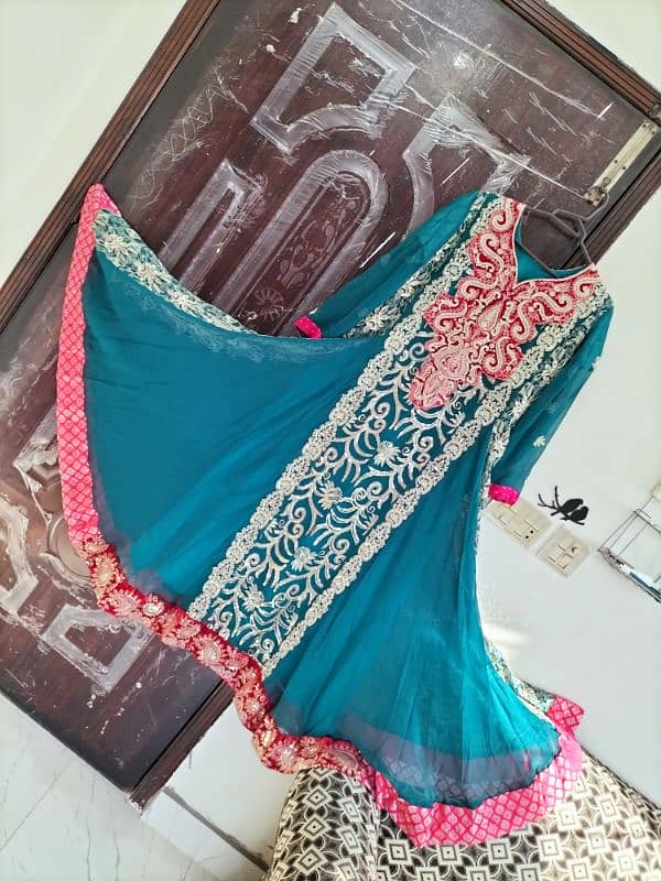 Through Away Prices m wedding Party wear dresses. . . Behtreen condition 5