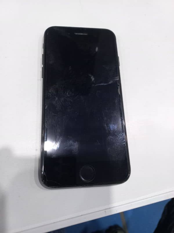 I Phone 7 Black 64GB PTA 2