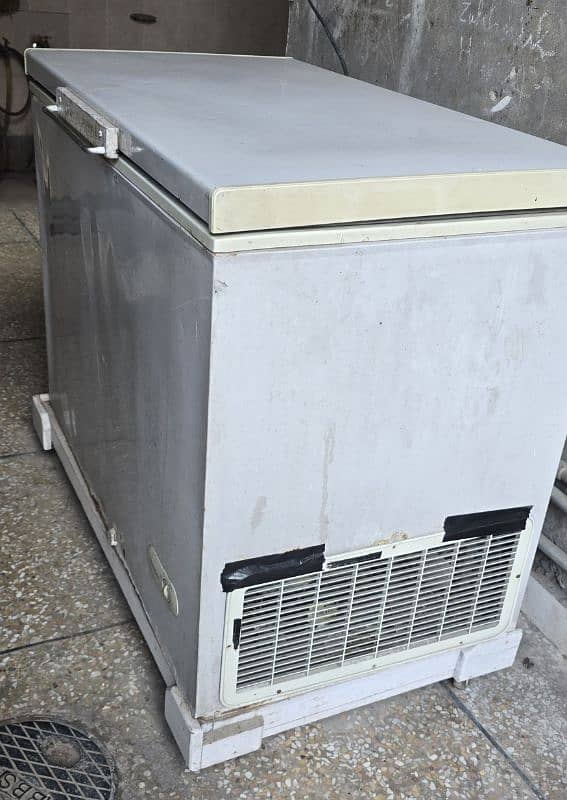 Dawlance Deep Freezer - Perfect for Storage / For / Sale 2