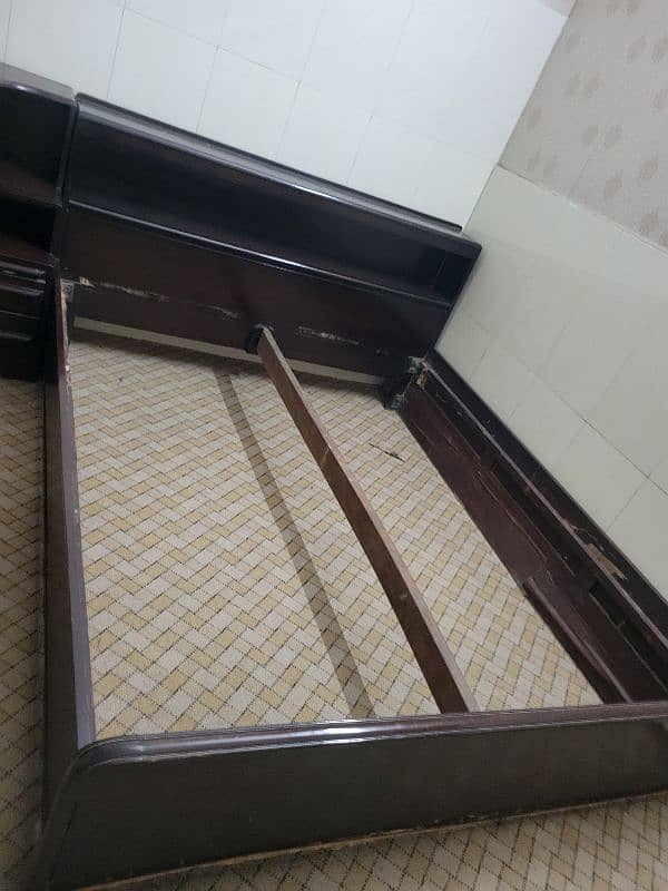 solid wooden bed set in good condition 3