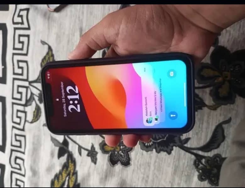 Iphone 11 64gb 2 months sim time 2