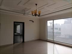 A Stunning Upper Portion Is Up For Grabs In DHA Phase 4 Lahore