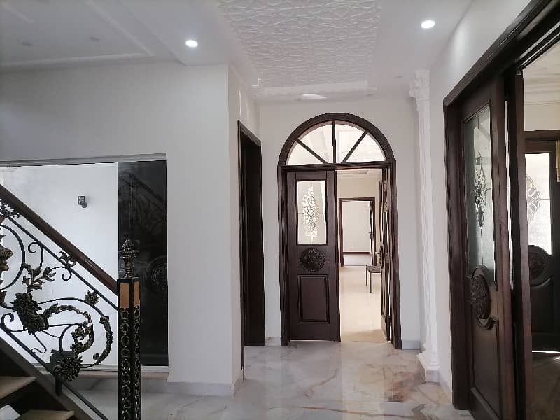 20 Marla Upper Portion In Stunning DHA Phase 3 Is Available For Rent 3