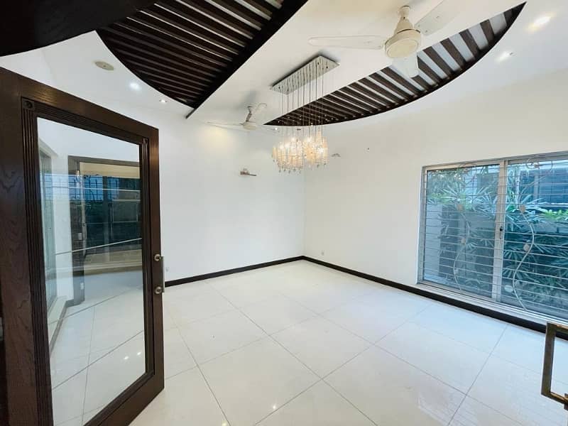 To rent You Can Find Spacious House In DHA Phase 3 2