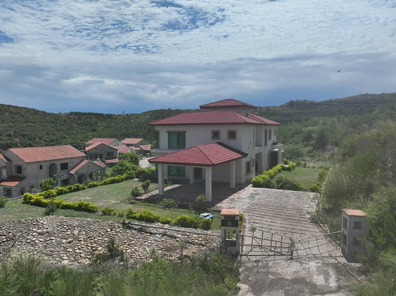 DAM VIEW LUXURY VILLA - 5 Bed Mansion In Mangla Green Housing 2