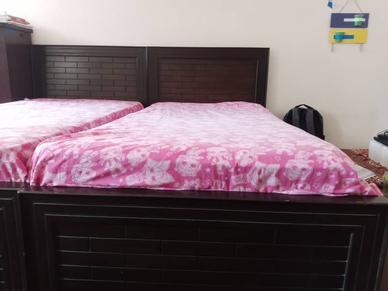 Used beds in good condition 2