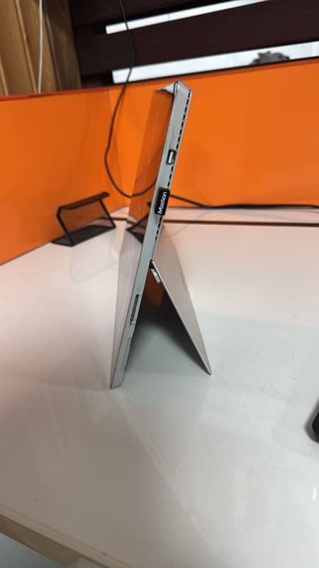 laptop surface pro 4k display 1