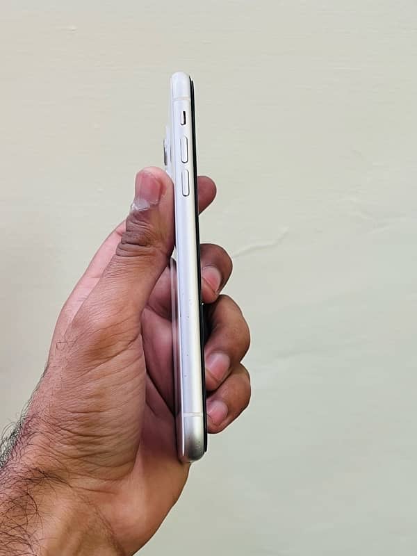 iPhone 11 128GB PTA APPROVED 9