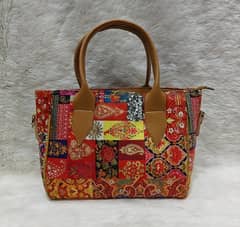 Printed hand bag