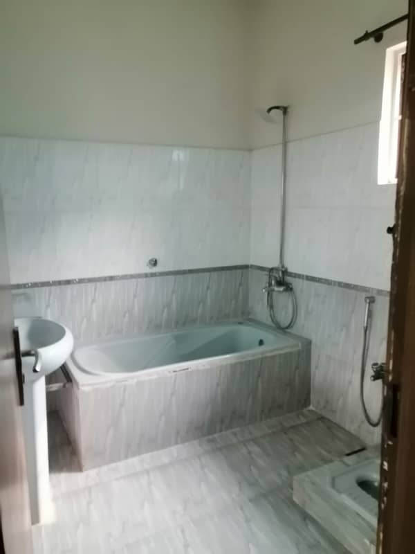 Beautiful 1 Kanal Upper Portion For Rent In Johar Town ALLAH Ho Chowk 1