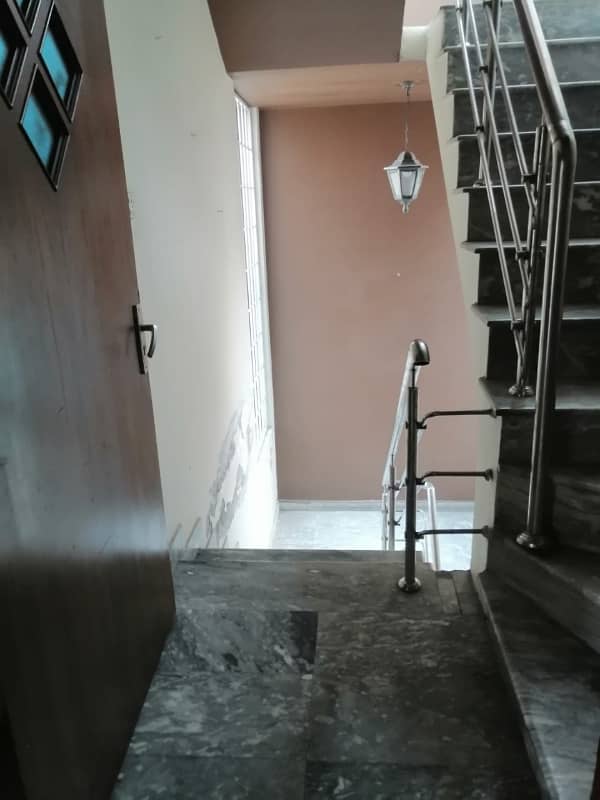 Beautiful 1 Kanal Upper Portion For Rent In Johar Town ALLAH Ho Chowk 10