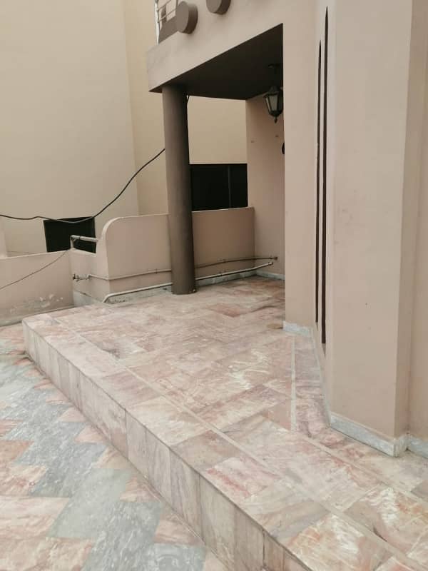 Beautiful 1 Kanal Upper Portion For Rent In Johar Town ALLAH Ho Chowk 18