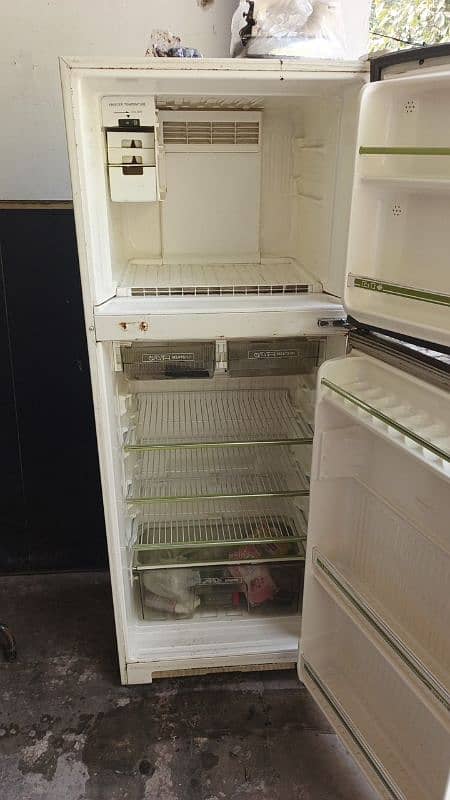 National no Frost Fridge  all ok 0