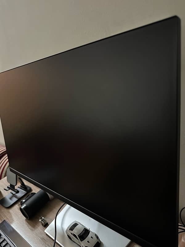 Dell Monitor Ultra Sleek design 0